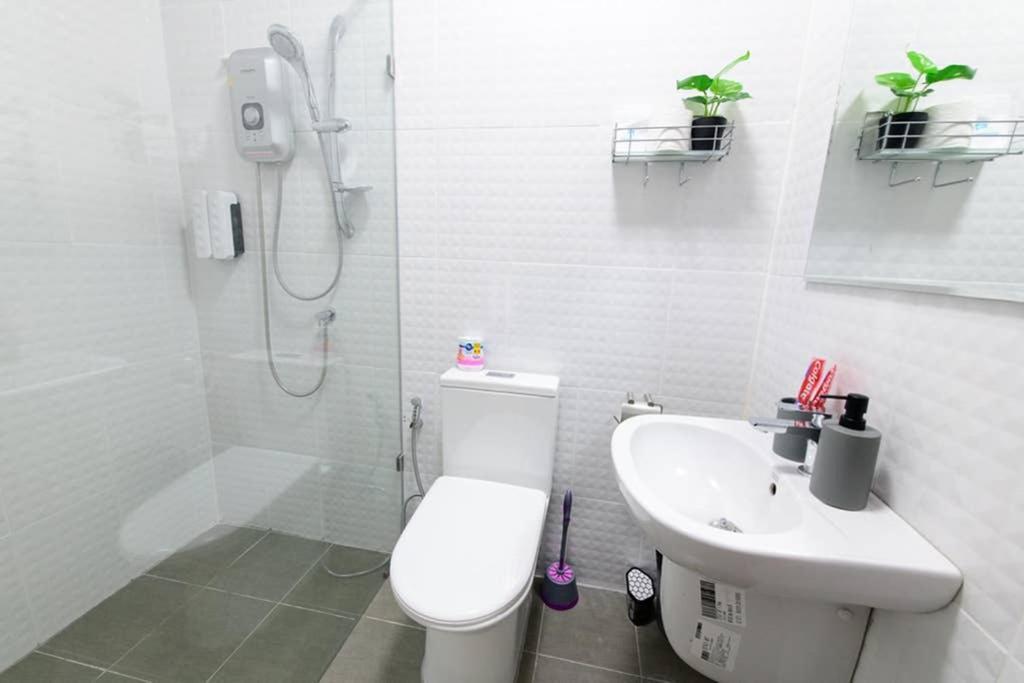 Bluebell House Hatyai - Cosy 3 Bedrooms For 10 Pax - 9 Mins Drive To Lee Grd 度假居